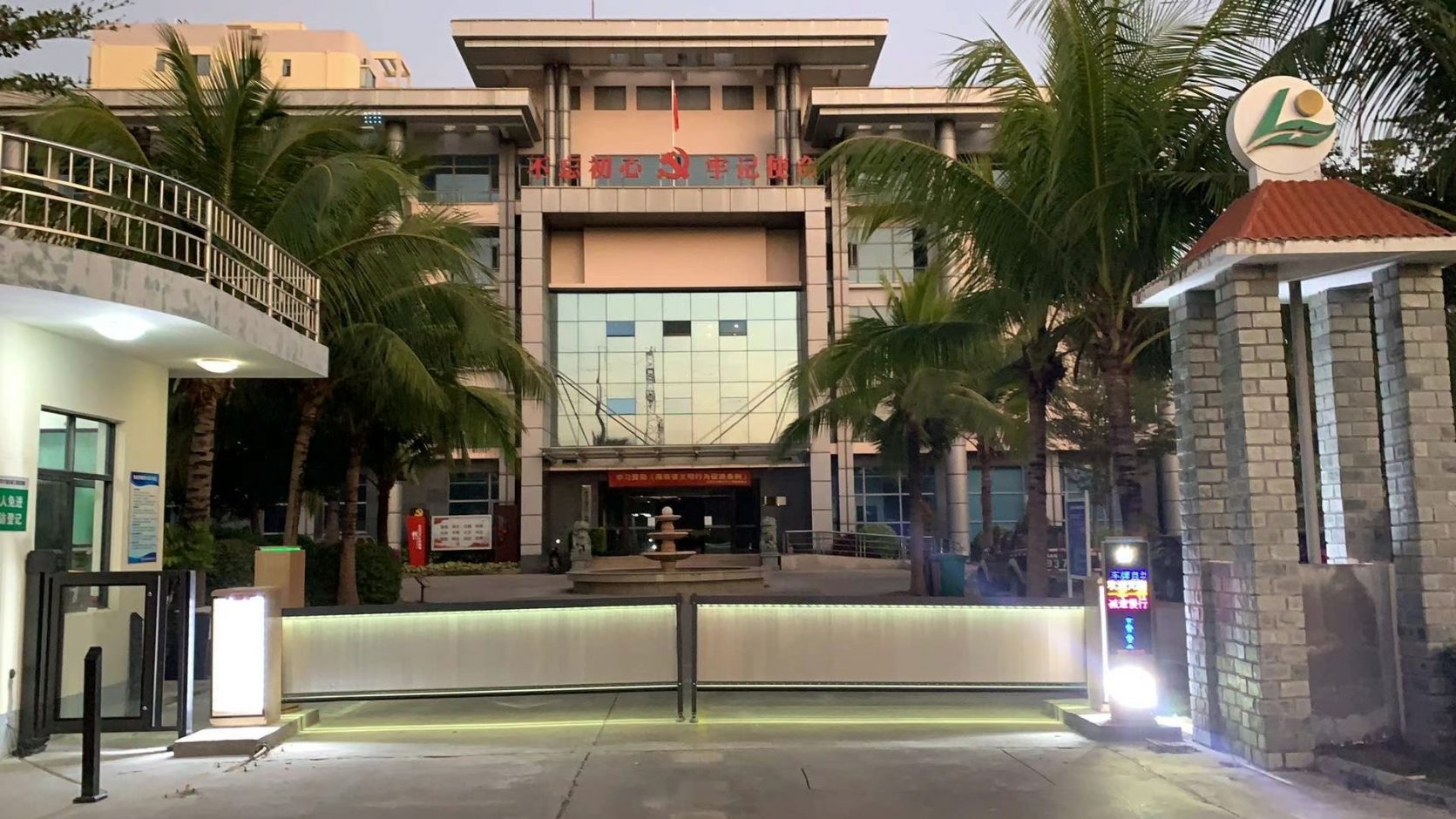 某部隊MT款車牌識別+廣告道閘 政務(wù)機(jī)構(gòu)智慧停車場案列 第1張